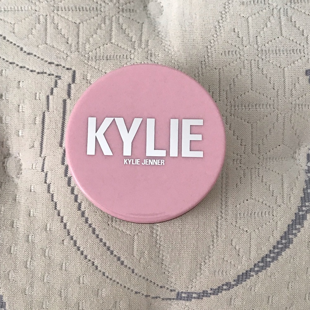 Kylie Cosmetics Yellow Setting Powder